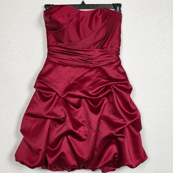 David’s Bridal Red Strapless Bubble Dress Size 6 - Picture 2 of 13